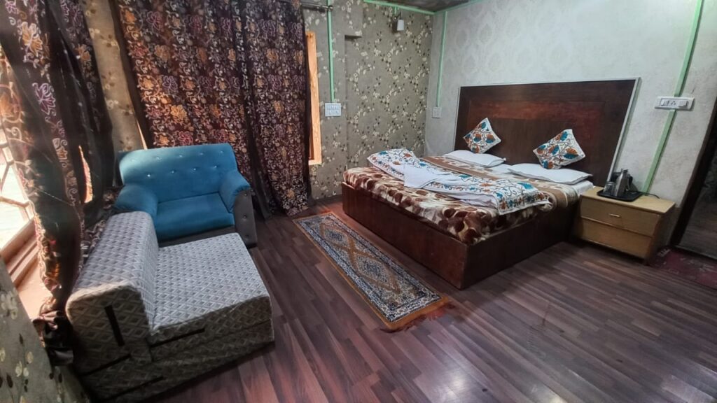 WhatsApp Image 2025-09-11 at 9.18.13 PM