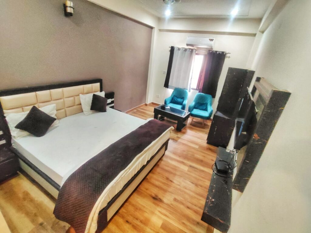 WhatsApp Image 2025-09-18 at 12.18.29 PM (1)