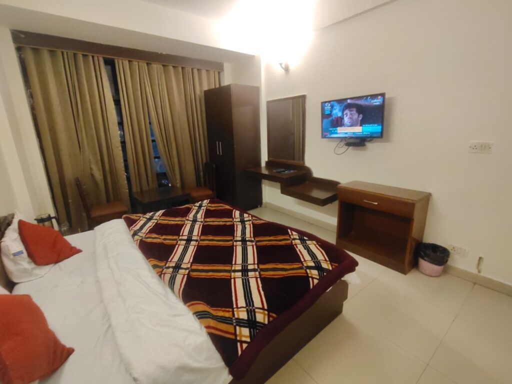 WhatsApp Image 2025-09-18 at 12.22.22 PM (1)