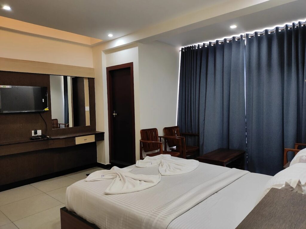 WhatsApp Image 2025-10-08 at 10.40.48 AM (3)