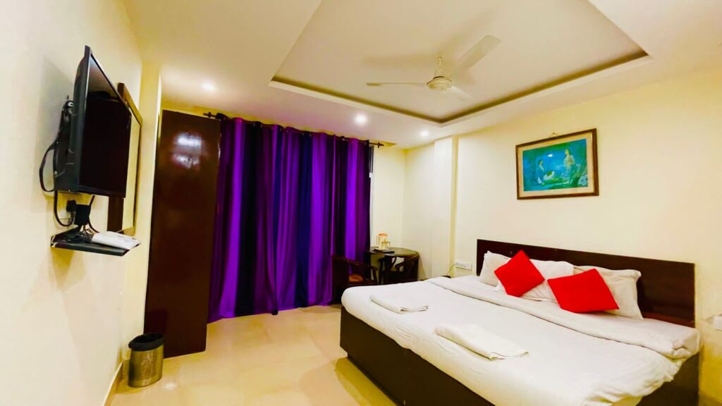 WhatsApp Image 2025-11-10 at 1.04.52 PM