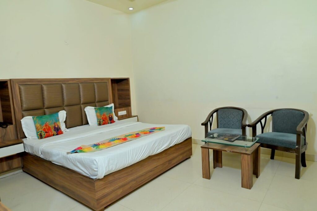 WhatsApp Image 2025-11-10 at 1.08.04 PM (3)